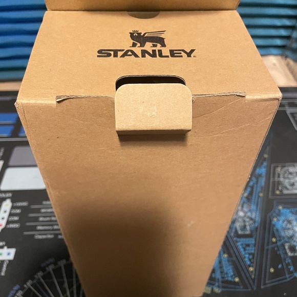 Stanley Cup Pink Quencher H2.0 flowstate 40oz Tumbler New in Box - Picture 7 of 7